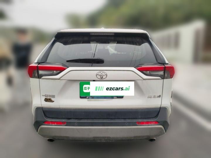 RAV4 2023 2.0L CVT RWD Plus photo 5