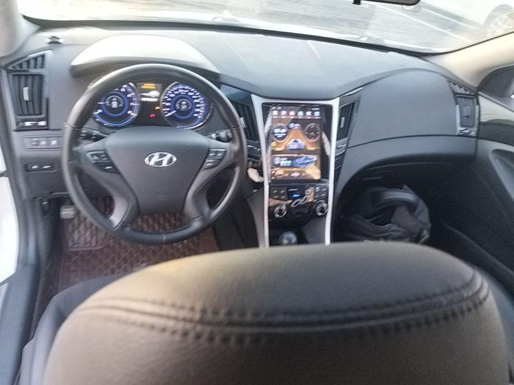 Sonata 2014 2.0L AT Leading photo 5