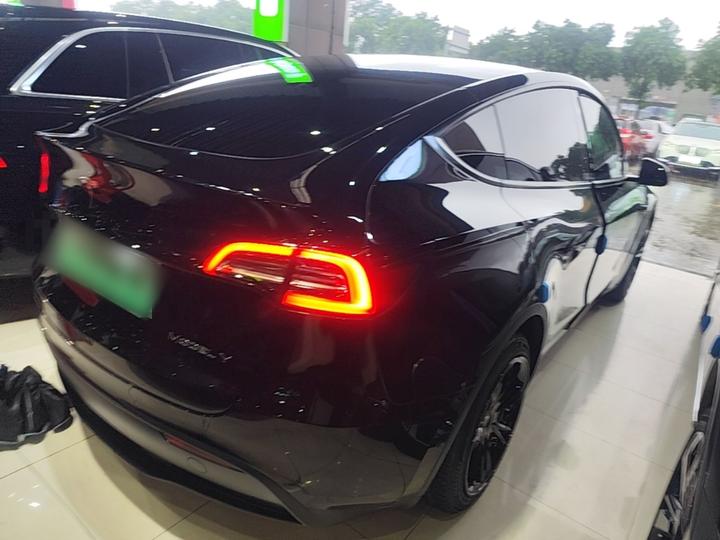 Model Y 2022 Facelift RWD photo 4