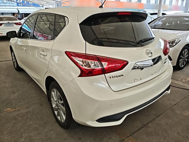 Tiida 2016 1.6L CVT photo 4