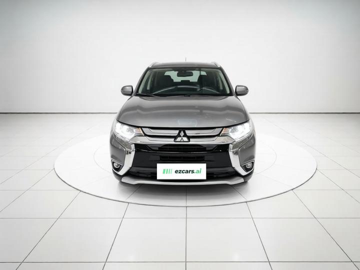 Outlander 2016 2.4L AWD Luxury 7-Seater photo 2