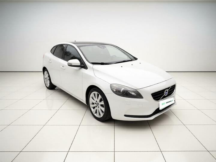 V40 2015 1.6T photo 3