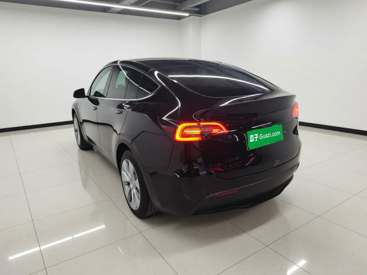 Model Y 2022 RWD photo 4