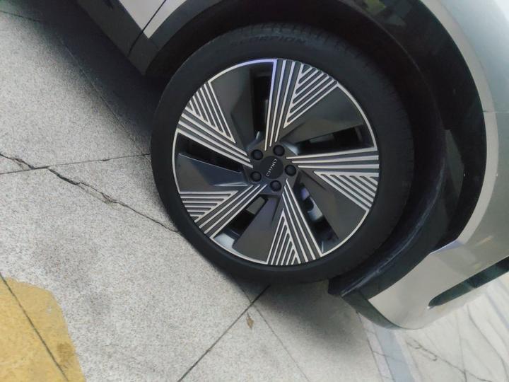 08 EM-P 2023 220km AWD Performance Halo photo 8