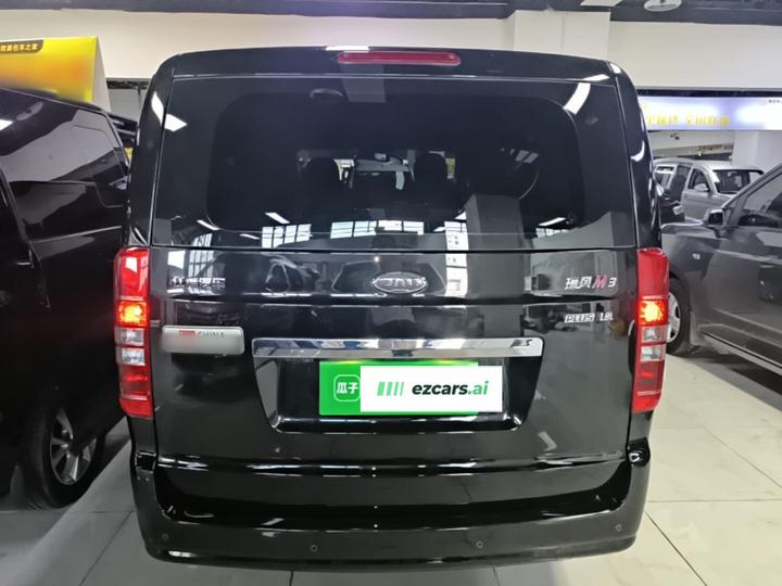Refine M3 2023 PLUS 1.8L 7/8-Seater Connected photo 3