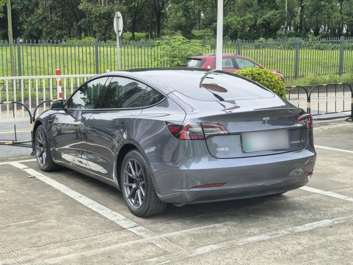 Model 3 2020 Standard Range RWD Upgraded photo 4