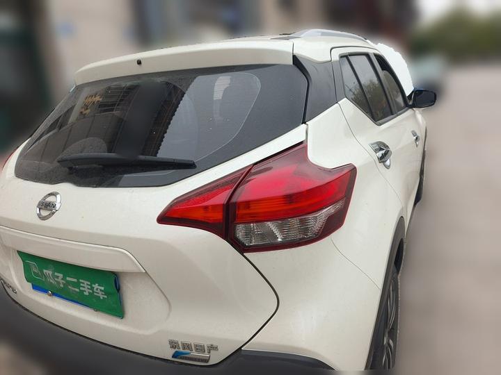 2018 1.5L CVT Connected Luxury photo 4
