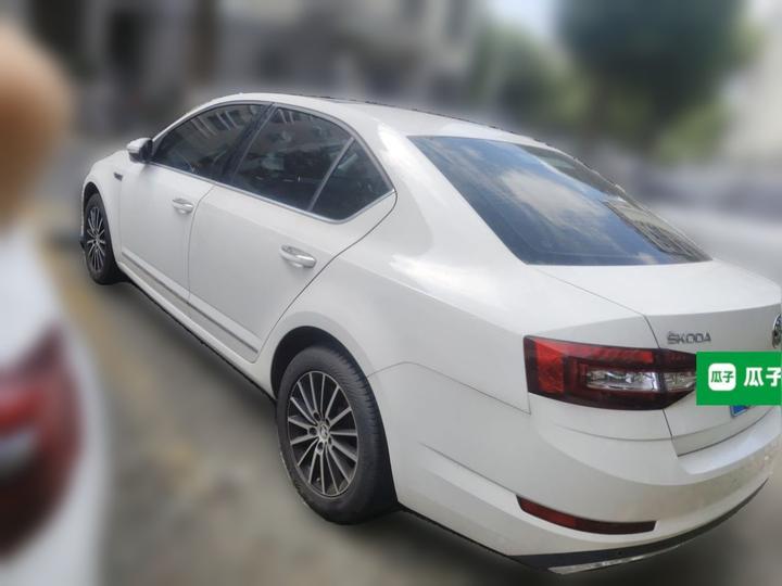 Octavia 2019 1.5L AT Luxury photo 4
