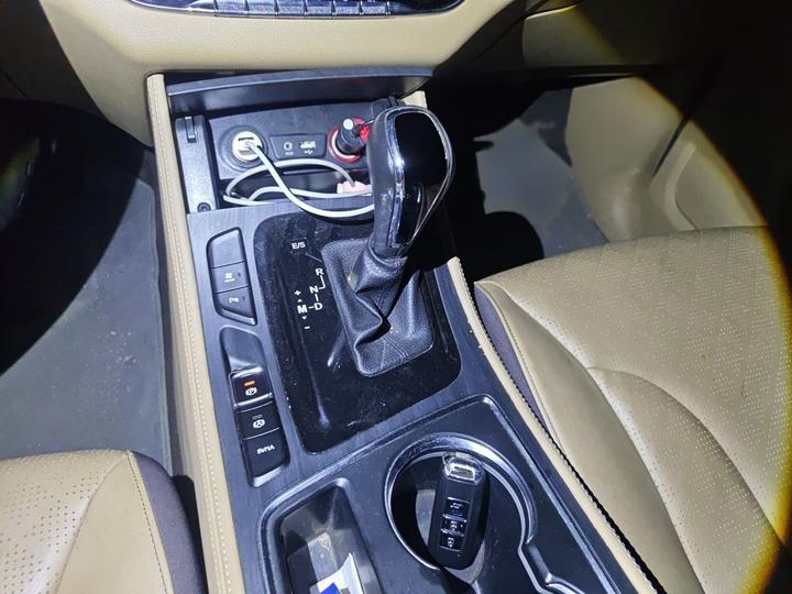 730 2017 1.8L iAMT Exclusive 7-Seater photo 6
