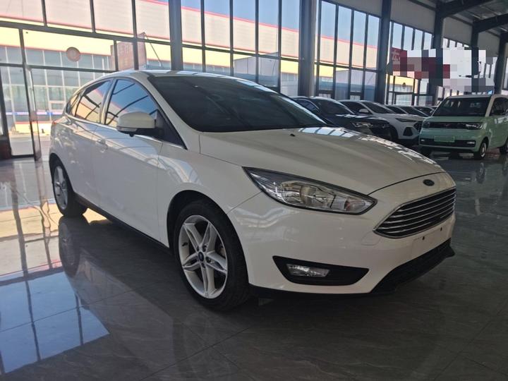 Focus 2020 Hatchback Classic 1.5L AT photo 3