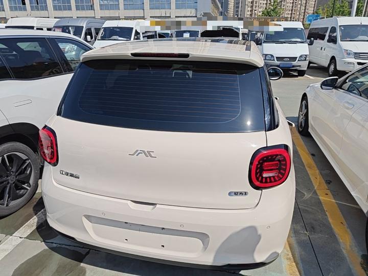 Yiwei 3 2023 505km Pro photo 3