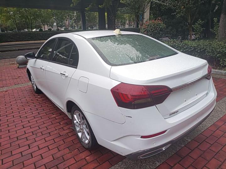 Emgrand 2021 UP 1.5L MT Luxury photo 4