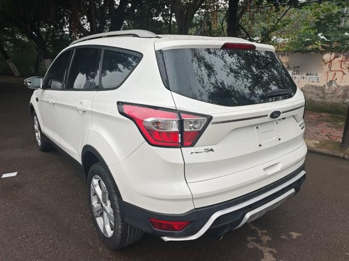 Kuga 2017 EcoBoost 180 RWD photo 4
