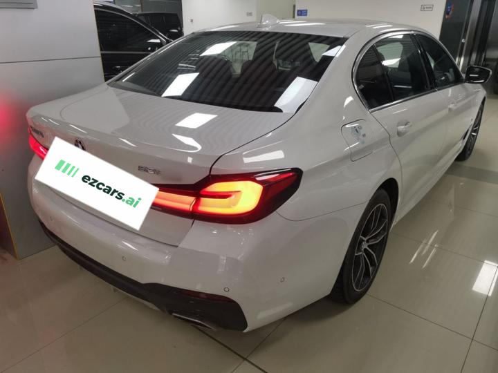 5 Series 2022 Facelift 525Li M Sport Package photo 4
