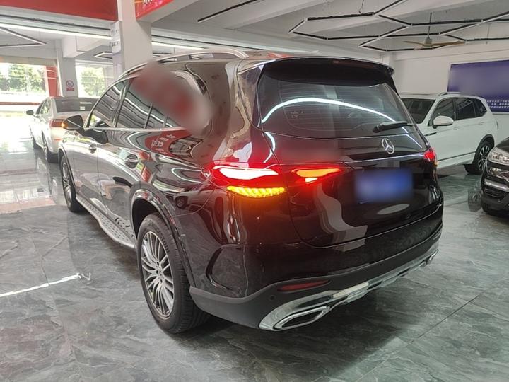 GLC 2023 GLC 300 L 4MATIC Dynamic 5-Seater photo 4
