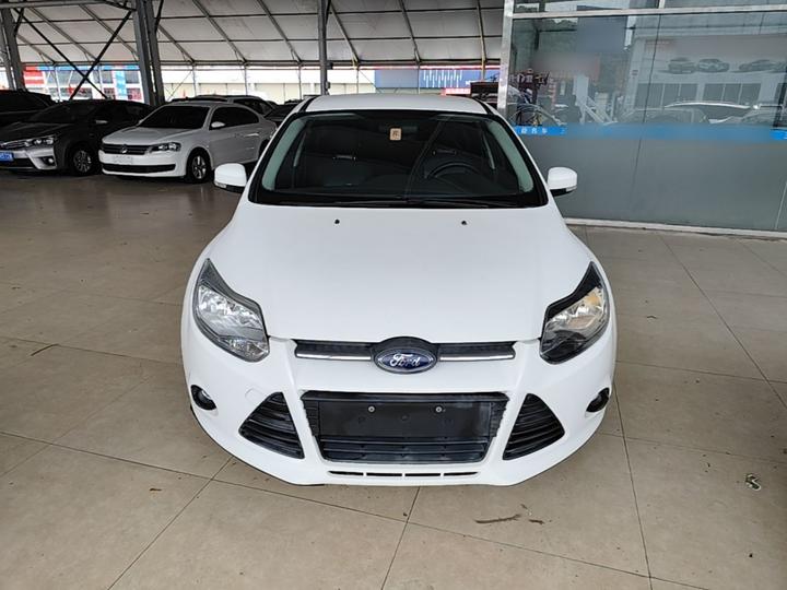Focus 2012 Hatchback 1.6L AT Comfort photo 2