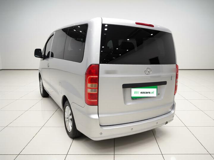 Refine M3 2015 1.6L Luxury photo 4