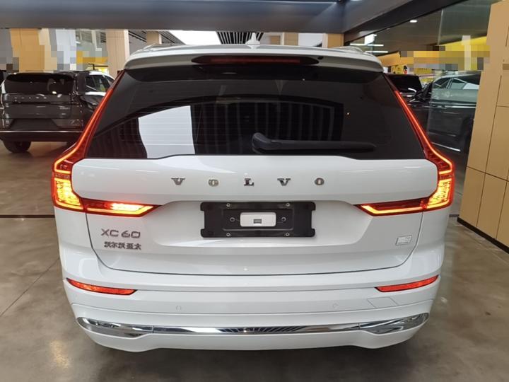 XC60 EV 2024 T8 PHEV Long Range AWD Luxury photo 2