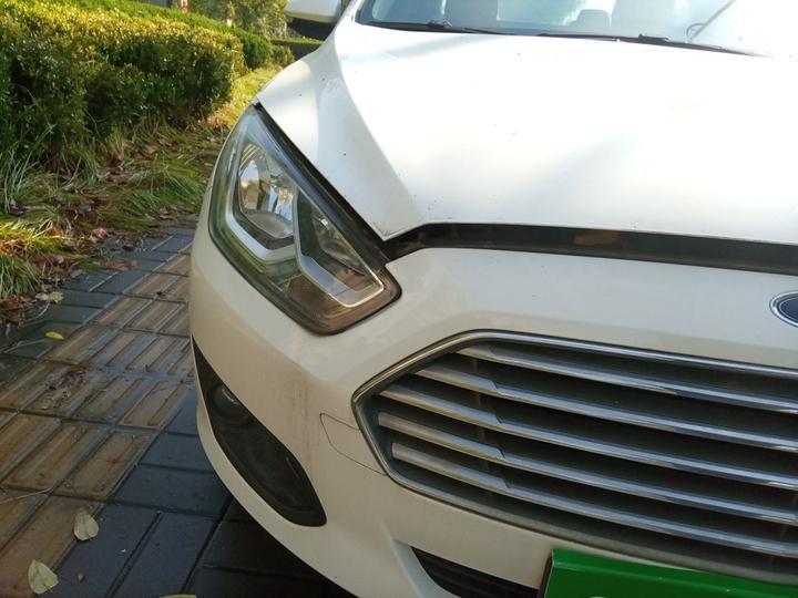 Escort 2015 1.5L MT Comfort photo 7