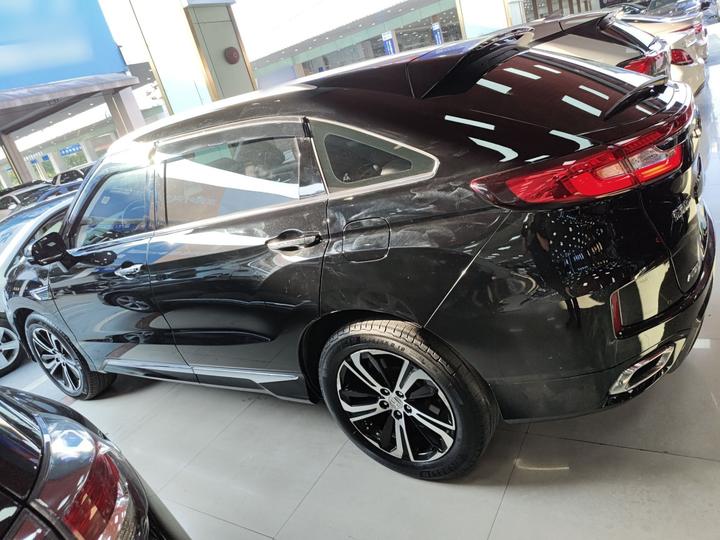 UR-V 2017 370TURBO AWD Exclusive China V photo 3