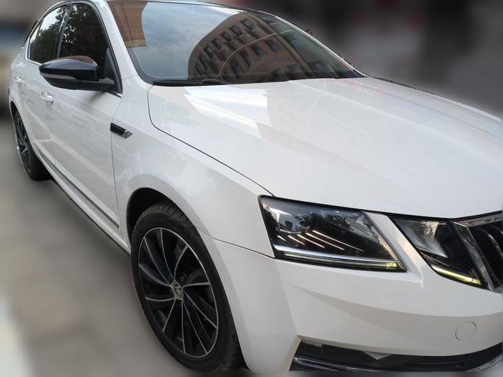 Octavia 2018 TSI280 DSG Luxury photo 3