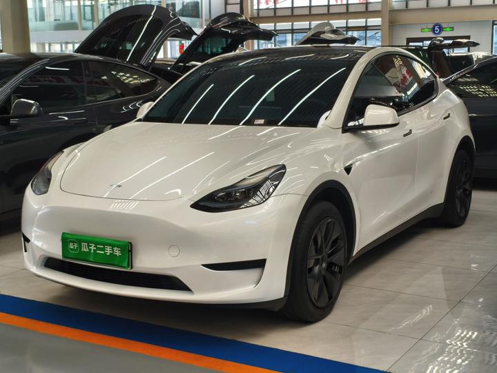 Model Y 2024 RWD