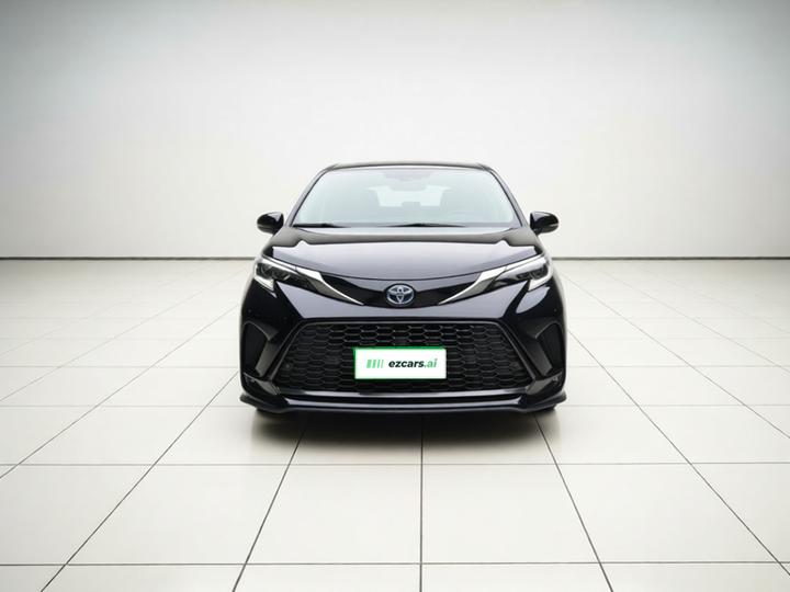 Granvia 2023 2.5L Hybrid Premium PLUS photo 2