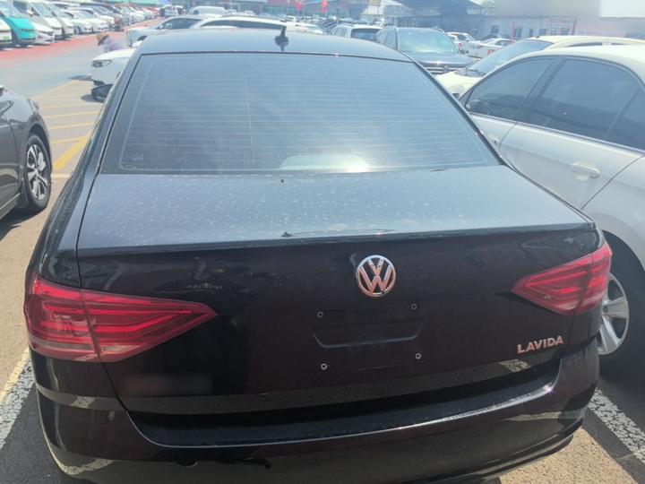 Lavida 2017 1.6L AT photo 3