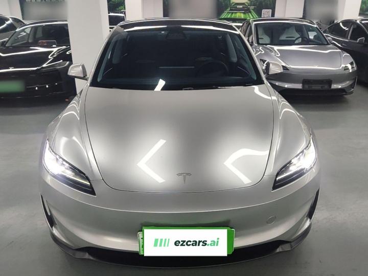 Model 3 2024 Performance AWD photo 2