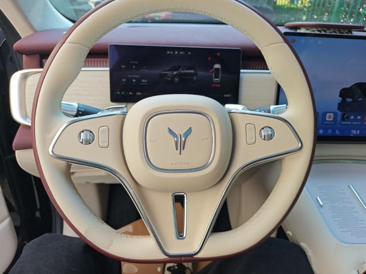 Voyah 2025 AWD Qiankun photo 6