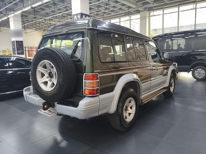 Liebao 6481 2014 2.2L MT RWD photo 4