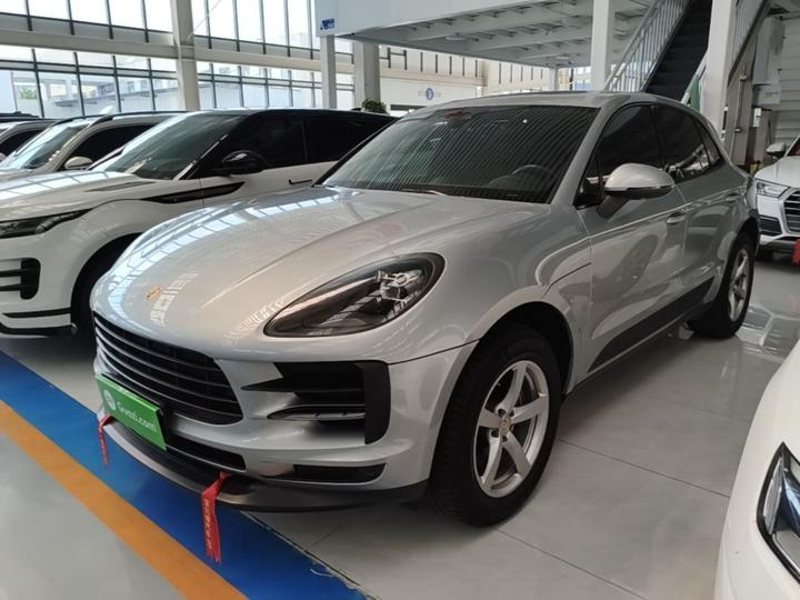 2018 Macan 2.0T