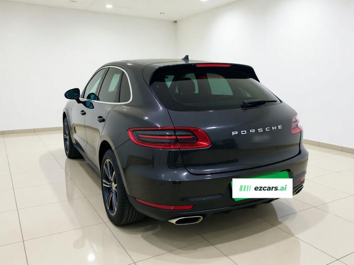 2017 Macan 2.0T photo 4