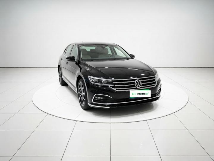 2021 380TSI Luxury photo 2
