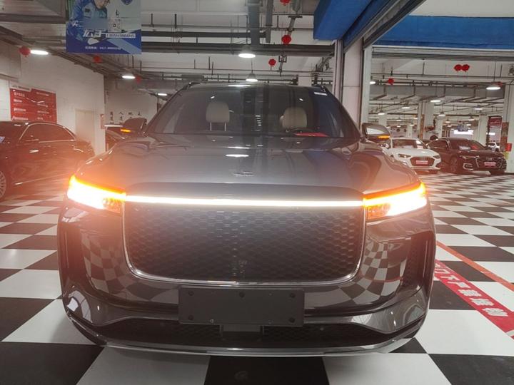 Li Auto ONE 2020 EREV 6-Seater photo 2