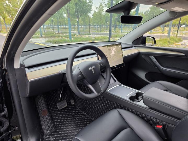 Model Y 2022 Facelift RWD photo 3