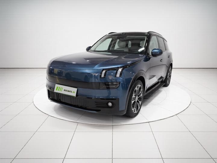 900 2025 2.0T Ultra 6-Seater
