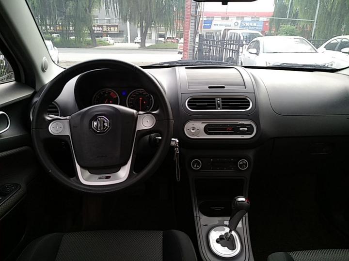 3 2014 1.5L AMT Elite photo 2