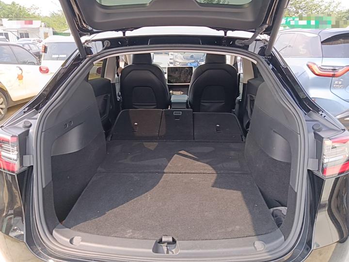Model Y 2024 RWD photo 8