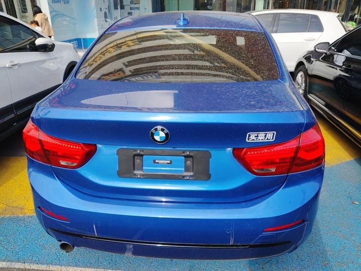 1 Series 2018 118i Sport photo 3