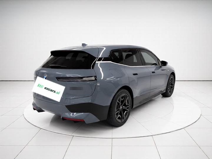 iX 2023 Facelift M60 photo 4