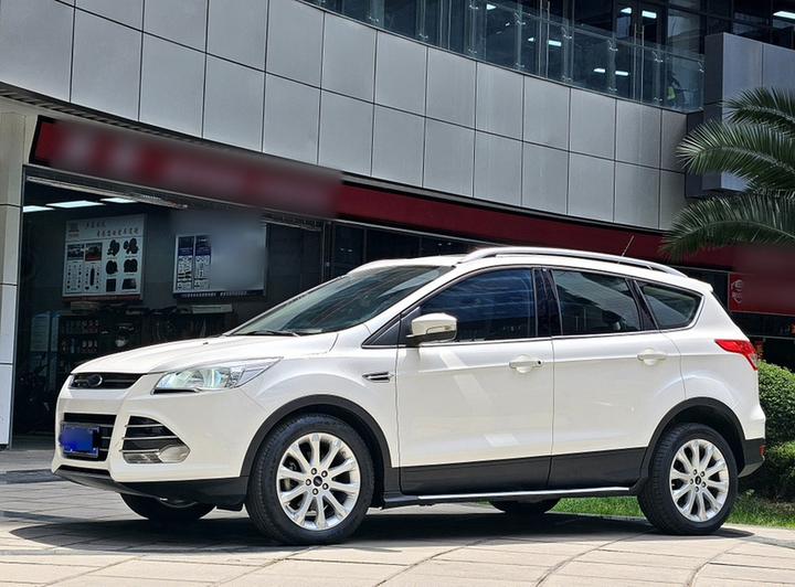 Kuga 2015 1.5L GTDi RWD