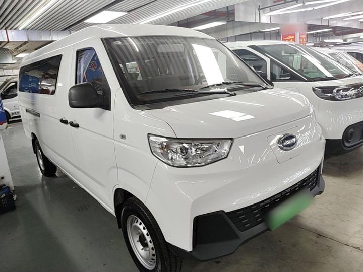 Dolphin E7 2024 41.86kWh 6-Seater photo 3
