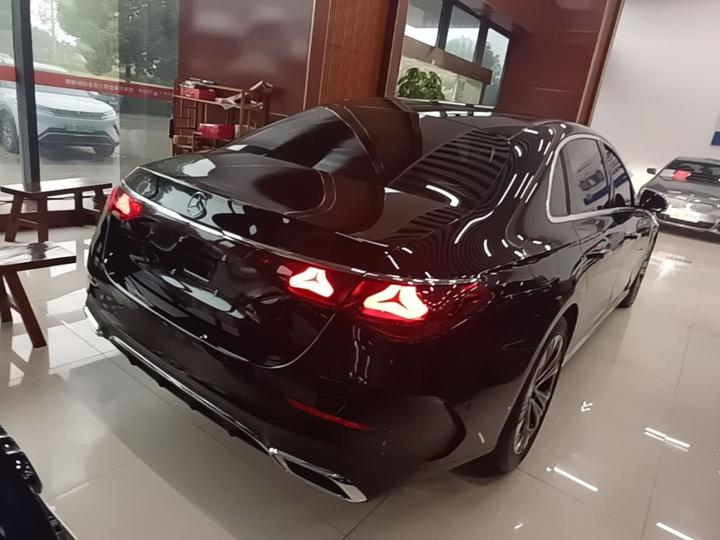 E-Class 2024 E 300 L Luxury Sport photo 4