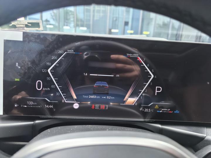 3 Series 2025 325Li M Sport Package photo 7