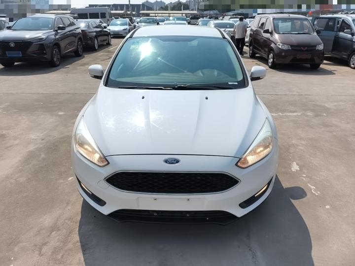 Focus 2017 Hatchback 1.6L AT Comfort photo 2
