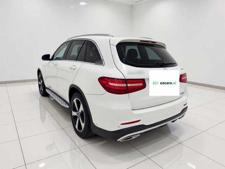 GLC 2017 GLC 260 4MATIC Luxury photo 4