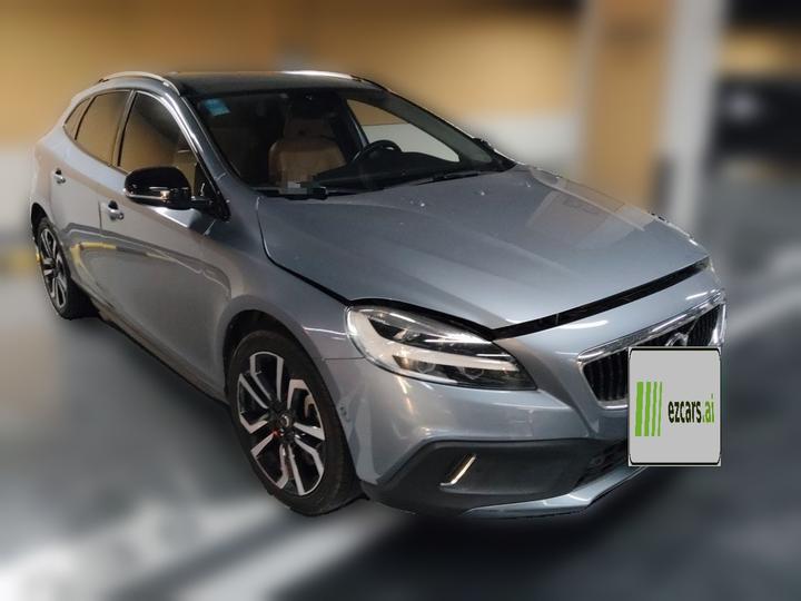 V40 2017 Cross Country T3 photo 3