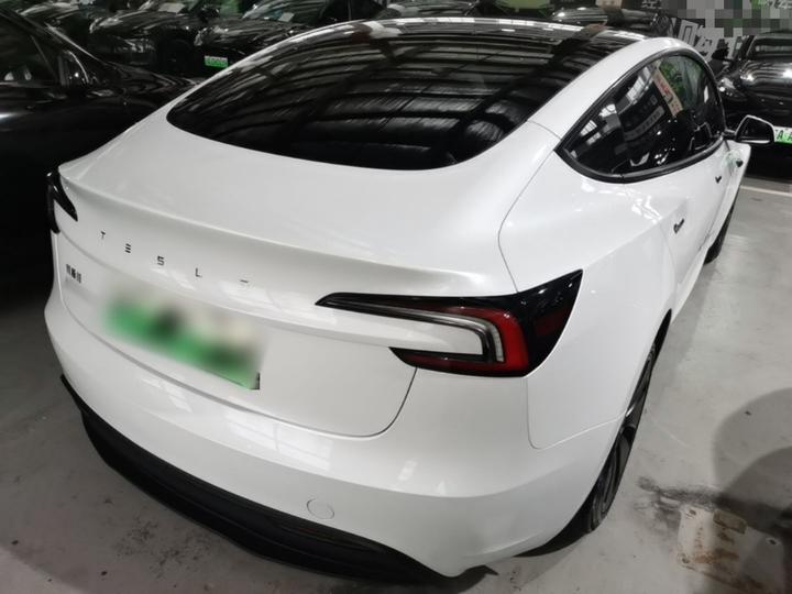 Model 3 2023 RWD photo 6