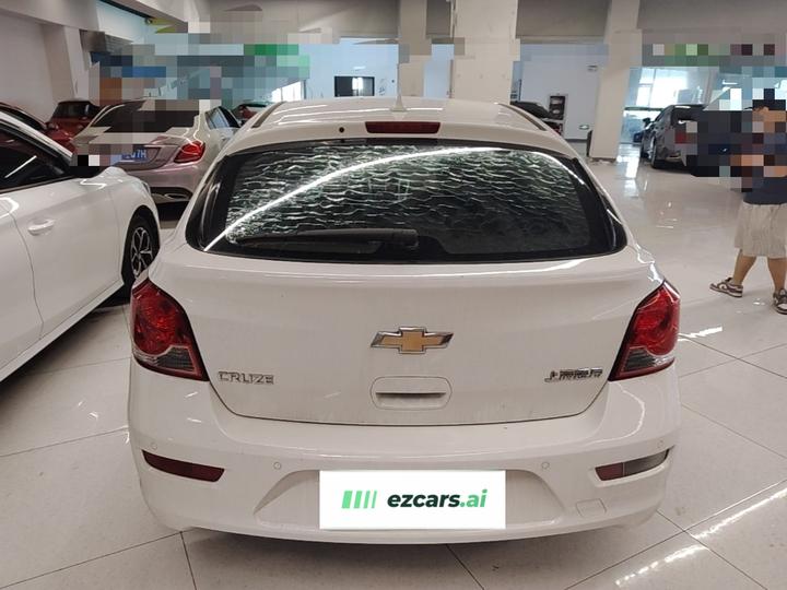 2013 Hatchback 1.6L AT Luxury photo 3